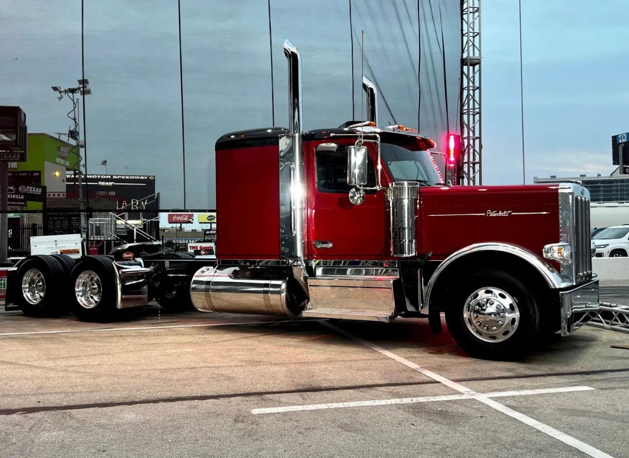 red Peterbilt Legacy edition 589