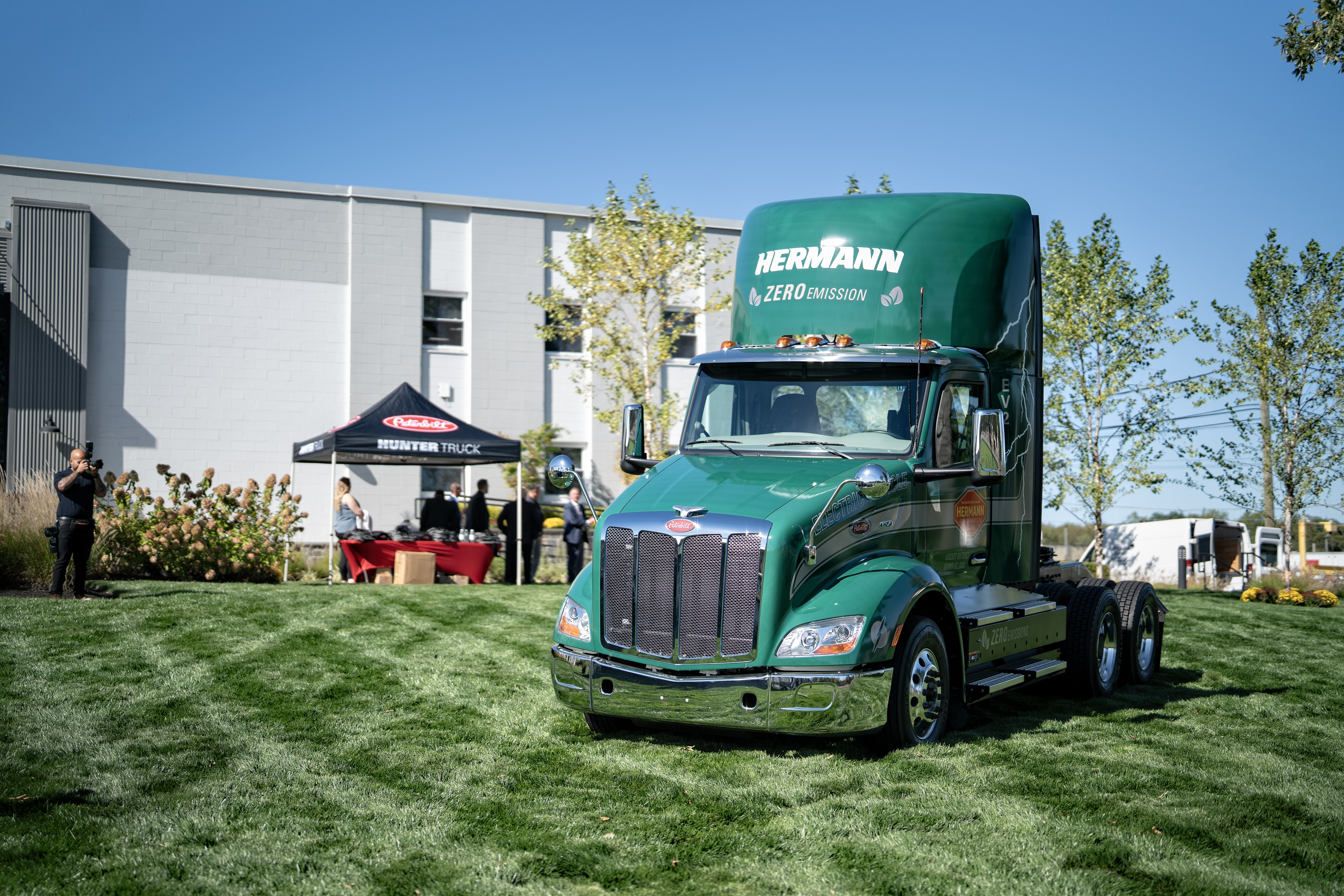 Peterbilt 579EV at Hermann Services event 