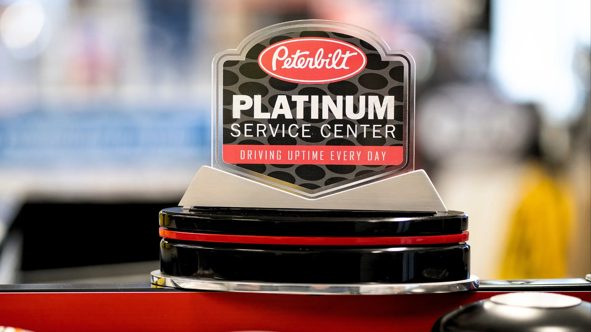 Peterbilt Awards - Peterbilt Platinum Service Center